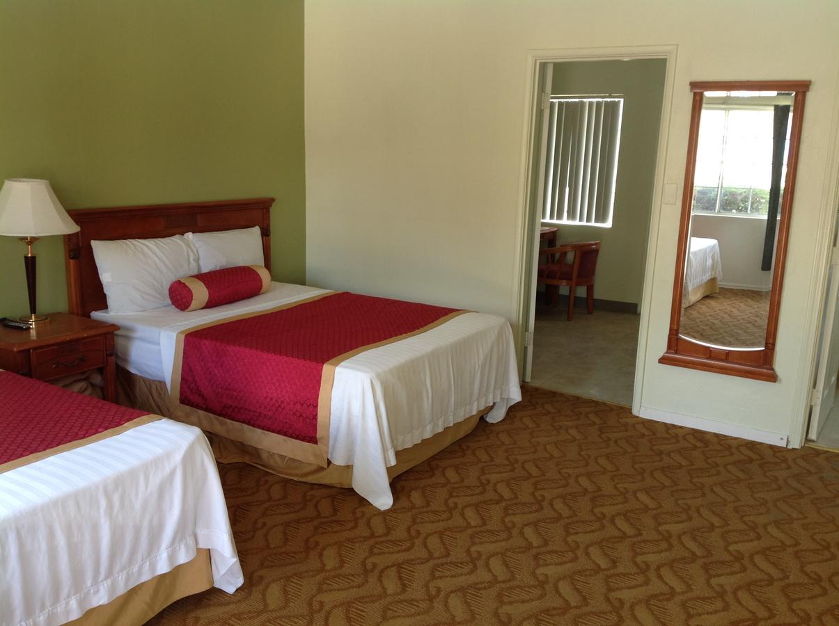 Elsinore Hotsprings Motel Lake Elsinore Esterno foto